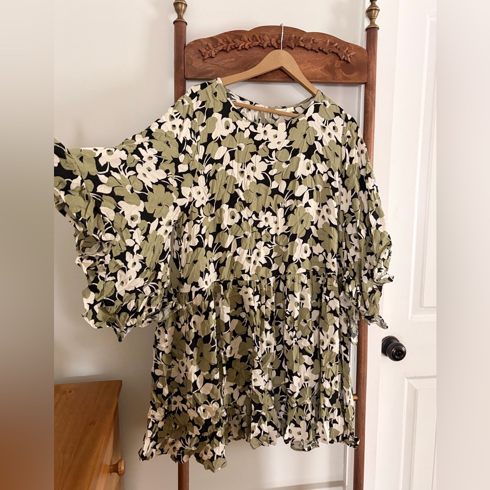 Easel Green and Black Floral Dress